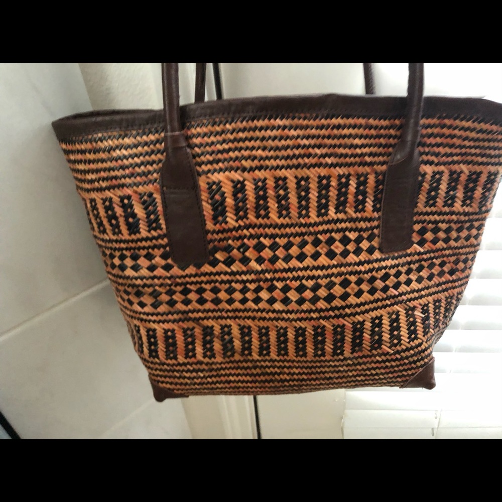 Straw tribal expandable  tote